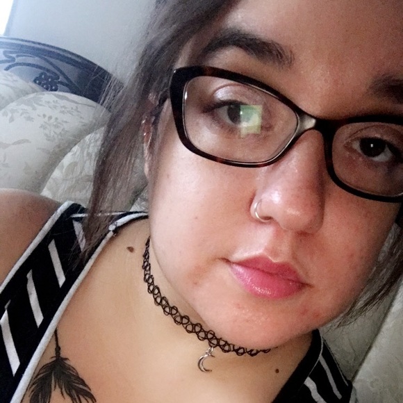 Meet your Posher, Toni aka Faith. - Picture 4 of 4